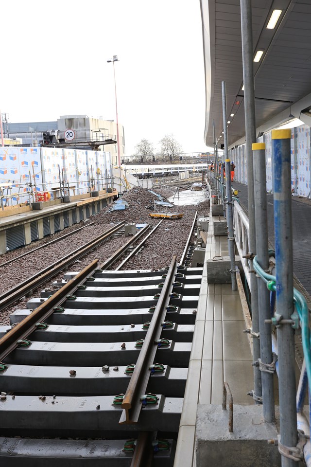 Finishing touches put to the new platforms (10 and 11) at London Bridge