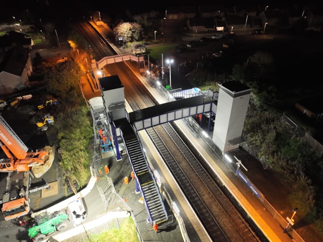 Fife Electrification - Cardenden Footbridge Oct 26 -3 1: Fife Electrification - Cardenden Footbridge Oct 26 -3 1