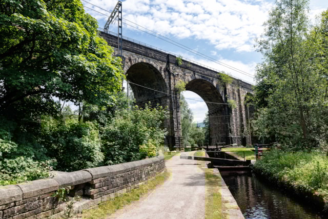 Uppermill Viaduct: Uppermill Viaduct