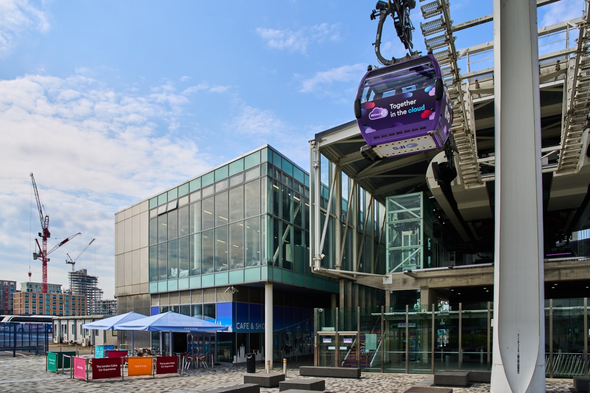 FirstGroup celebrates transfer of operation of the IFS London Cable Car