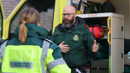 Paramedic apprentice training image