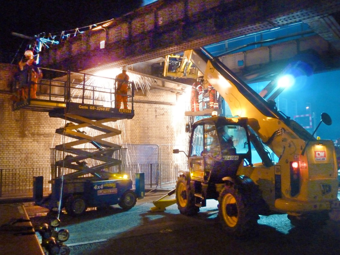 Caversham Road bridge removal 18-09: Engineers work to remove a span of Caversham Road bridge, Reading