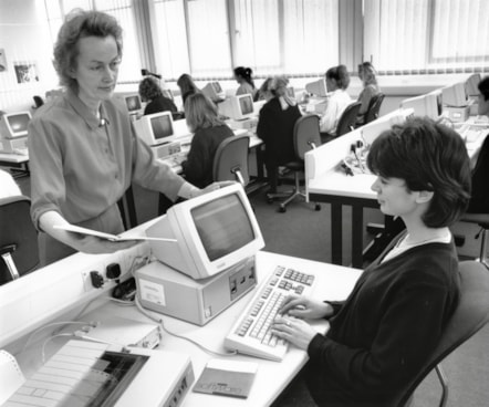 Digital Computer Suite at Reading College of Technology (7-12-87)