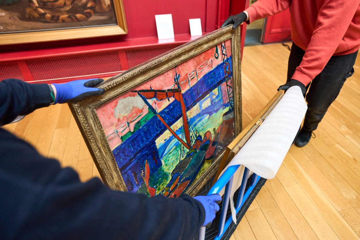 Sotheby's Loan: Barges on the Thames will be on display in Sotheby’s London until July 5 before returning to Leeds later this summer. The Sotheby’s exhibition is part of a collaboration with ArtUK and has been created to help celebrate 200 years of the National Gallery.
Experts in Leeds carefully packed the stunning painting before sending it off to Sotheby’s, where it will be part of London: An Artistic Crossroads which displays twelve artworks from the UK's leading institutions, whose creators were inspired by their time in London. Credit Rob Battersby