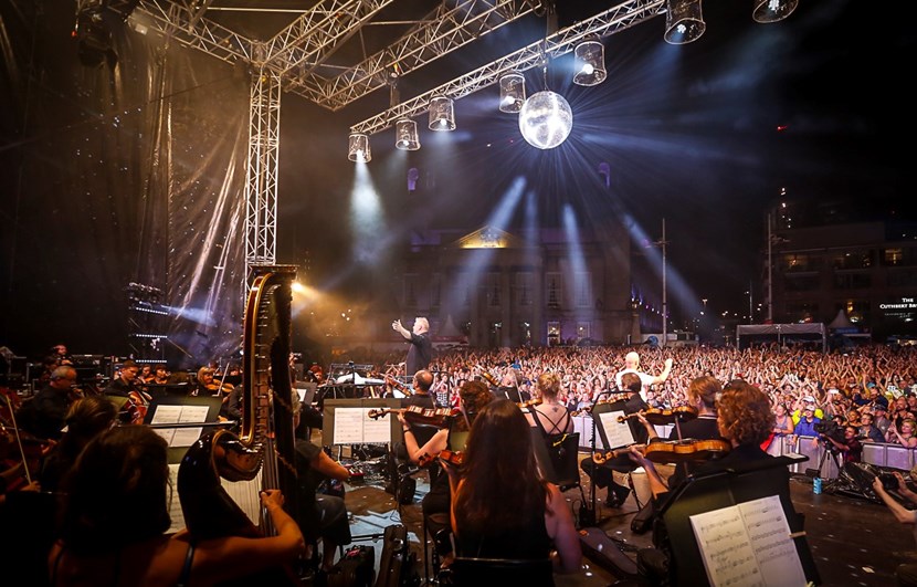 80s Icons return to Leeds for open air symphonic spectacular: 2019orchestraampcrowd-981920.jpg