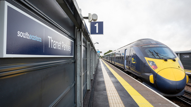 Thanet Parkway station opens to rail customers: Southeastern train at Thanet Parkway