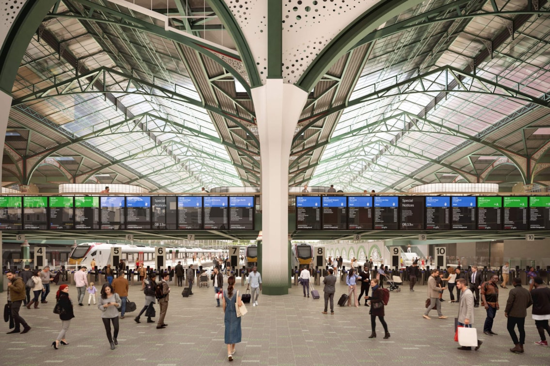 NR Liverpool Street Concourse boards med res