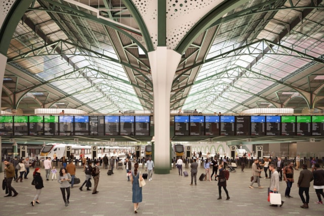 NR Liverpool Street Concourse boards med res: NR Liverpool Street Concourse boards med res