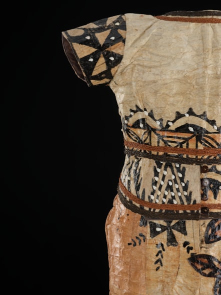 Barkcloth wedding dress designed by Hupfeld Evers Hoerder. Image © National Museums Scotland 4