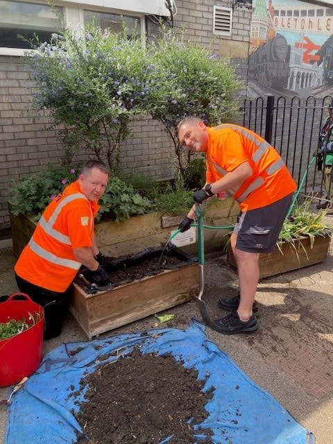 Bletchley station volunteering community rail week: Bletchley station volunteering community rail week