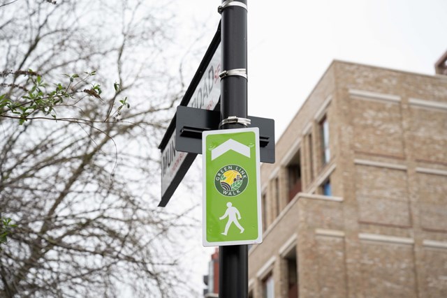 TfL Image - Green Link Walk sign-2