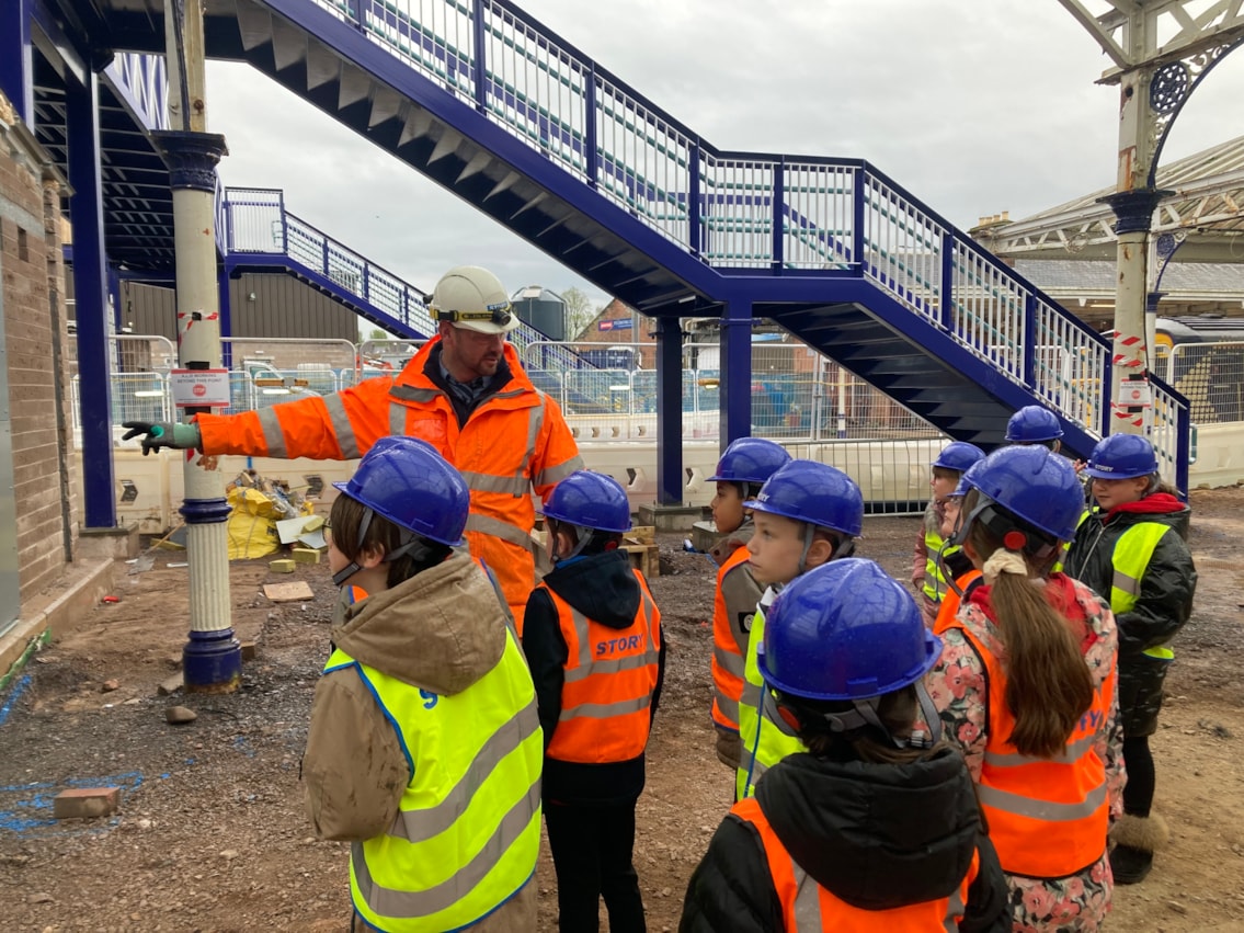 Georgetown Primary kids at Dumfries AfA (1)