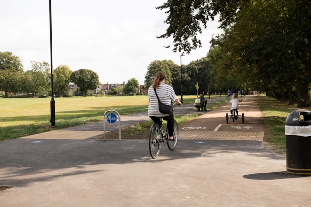 TfL Image - Bush Hill walking and cycling path, Enfield