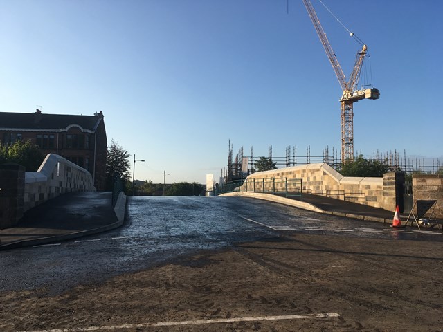 Railway bridge completion reconnects Glasgow communities: 31 Aug Springkell internal parapets