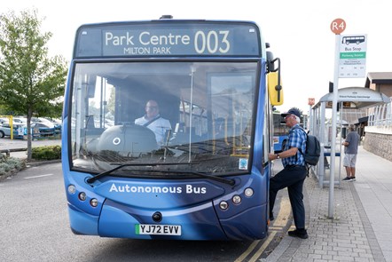 Switch autonomous bus at Didcot Parkway with customer