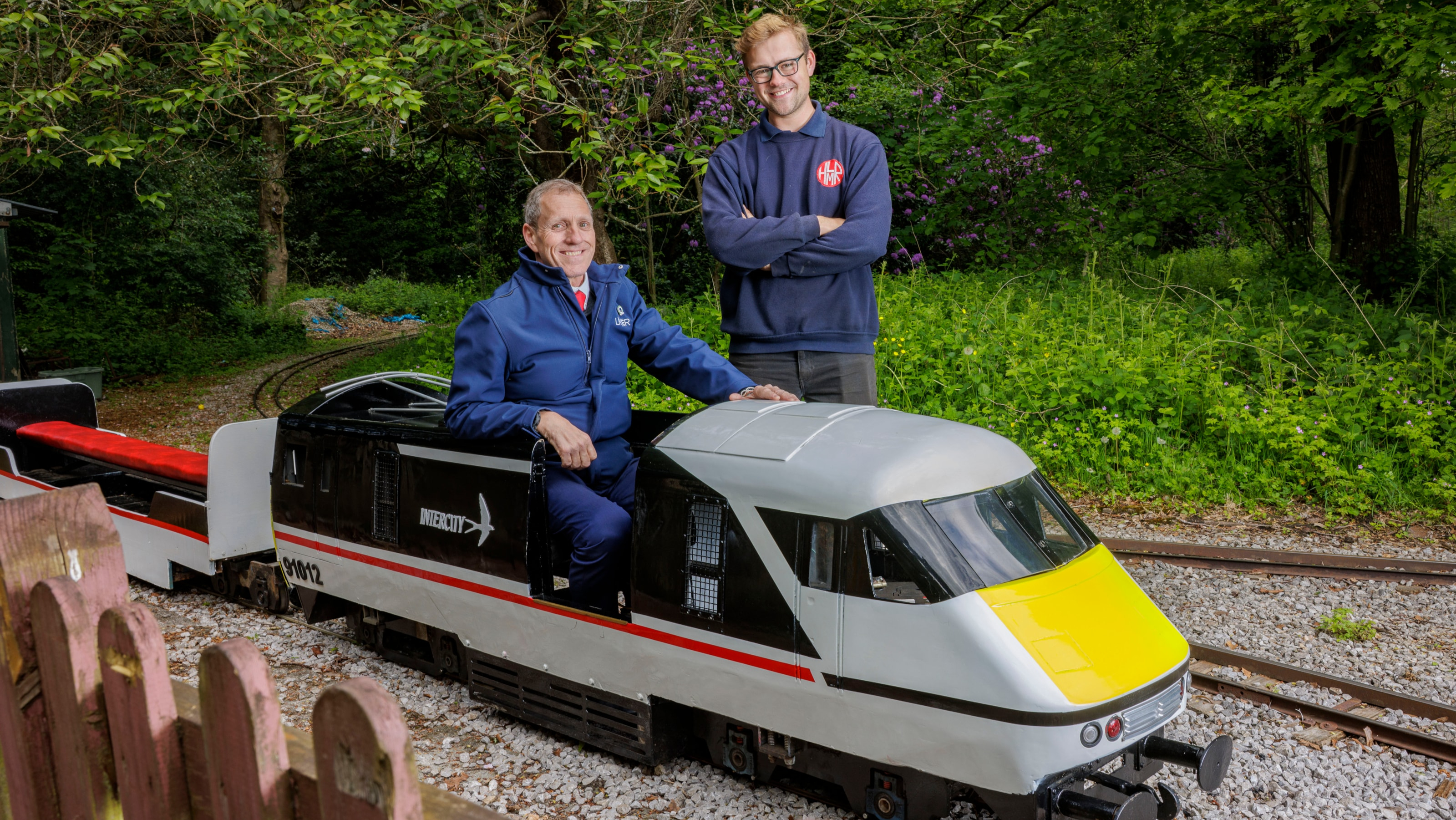 mule train almost like being in lovd7インチ A World in Miniature: LNER Train Driver Swaps the East Coast Main