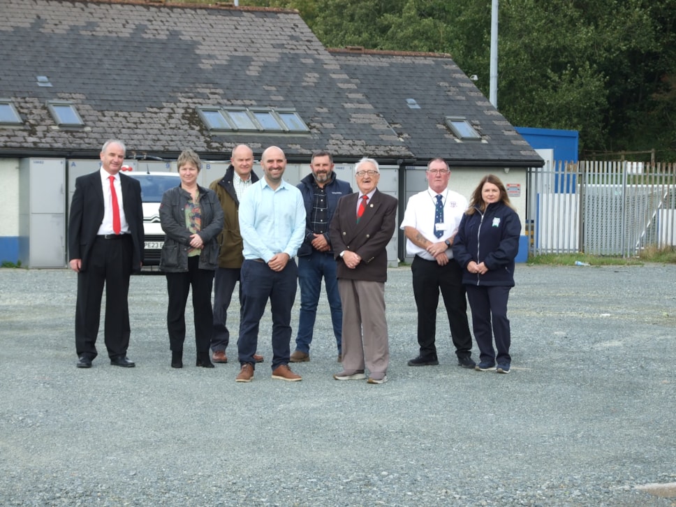 Cllr Tom Tudor, Cllr Alun Wills, Haverfordwest Mayor Cllr Roy Thomas with members of the Bridge Meadow Haverfordwest Trust, Walters and County Council’s regeneration team.