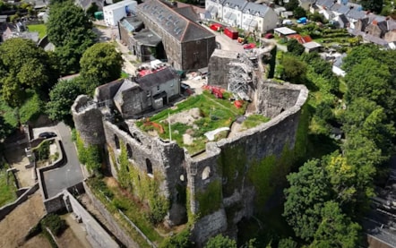 Hwest Castle
