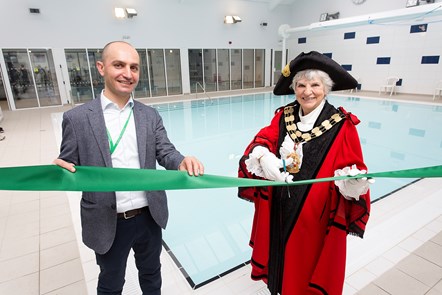 Cllr Nurullah Turan and Islington Mayor Cllr Janet Burgess open the new Highbury Pool in May