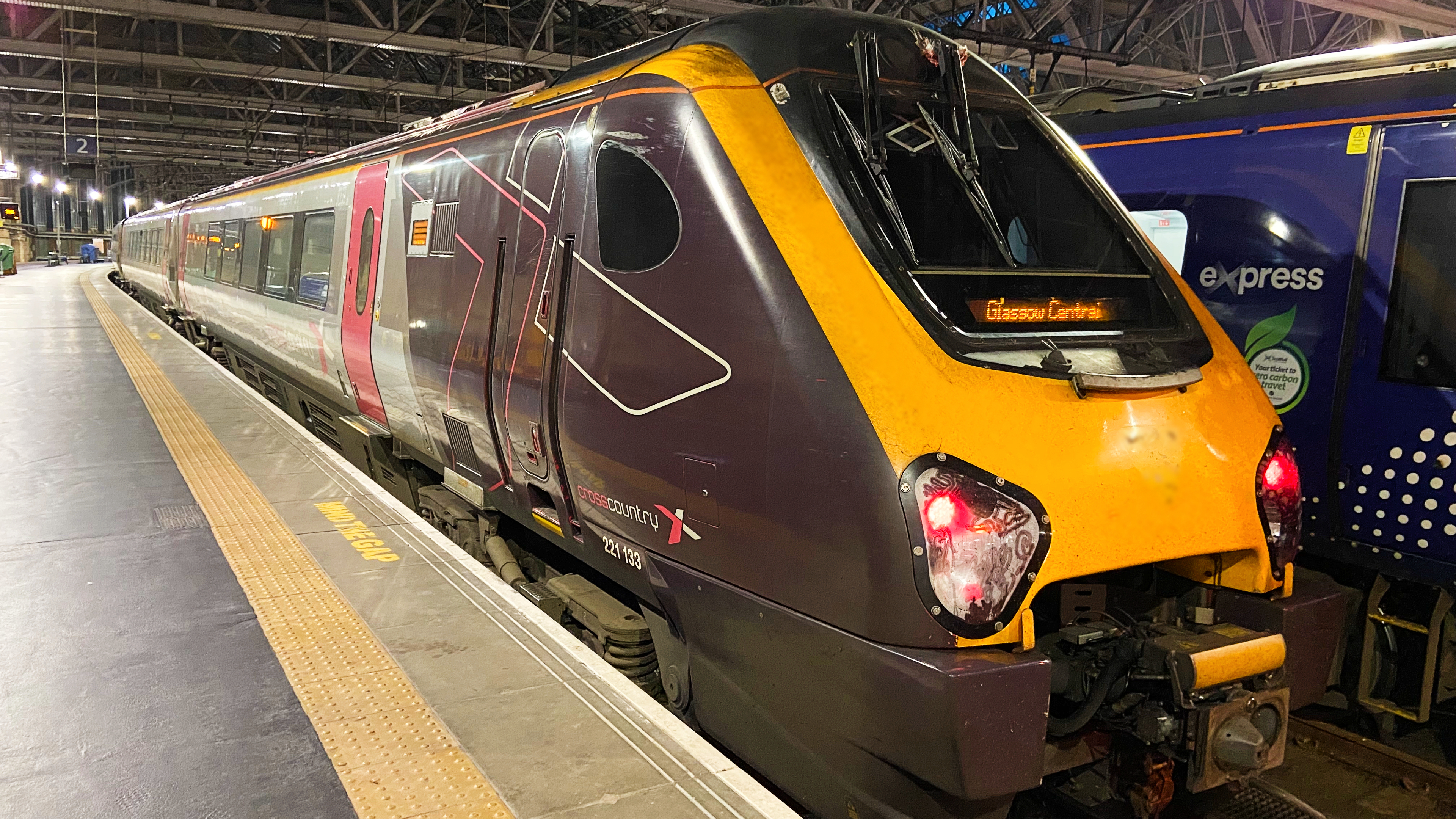 Voyager at Glasgow Central - credit James Wade