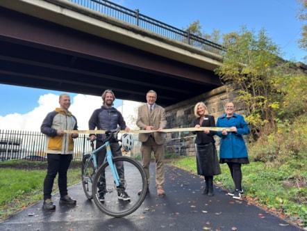 Cllr Warren Goldsworthy officially opens the new pathway with representatives from Preston City Council, Avanti, Network Rail and Community Rail Lancashire