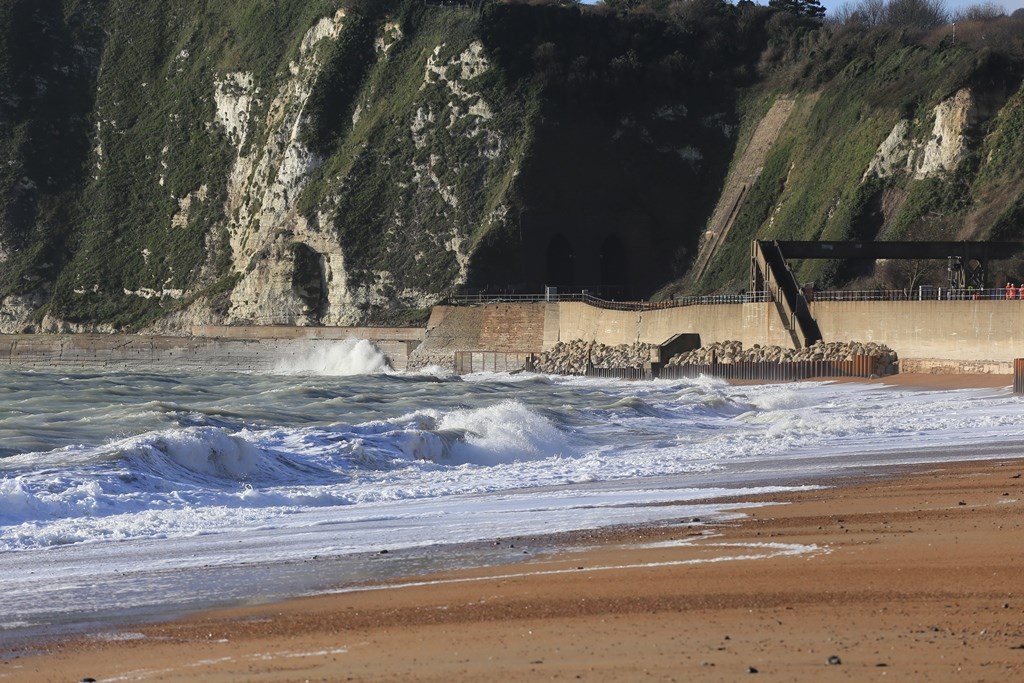 An earlier image of the 1 metre dip in the sea wall at Dover: An earlier image of the 1 metre dip in the sea wall at Dover