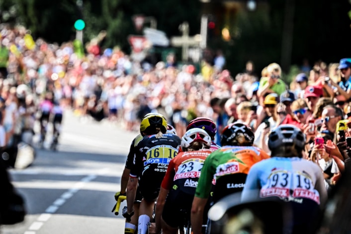 Volunteers can go the extra mile with roles at 2027 Grand Départ in Leeds: 2025 race
