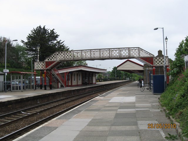 REDRUTH STATION WELCOMES SUMMER WITH NEW LOOK: Redruth station revamped