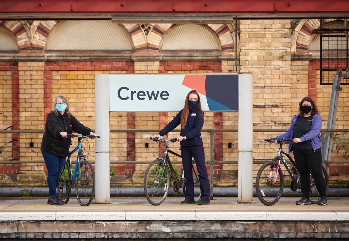 L - R: Annette Cormack (Director of Community Recycle Cycles); Lauren Woolridge (Avanti West Coast Customer Service Assistant); Debbie (Community Recycle Cycles volunteer)