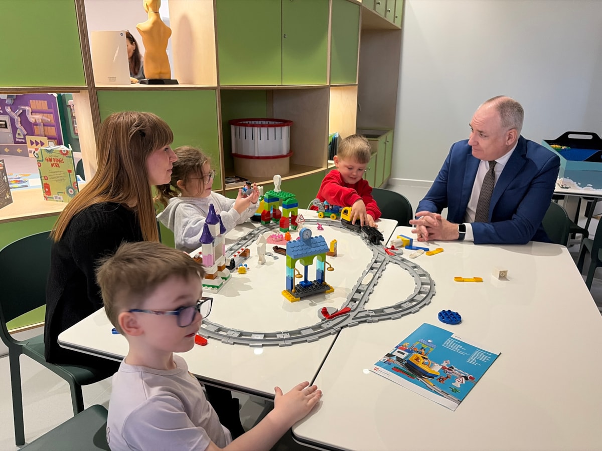 Minister Richard Lochhead meeting local children