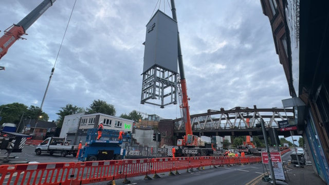 Lift towers successfully installed at Anniesland station