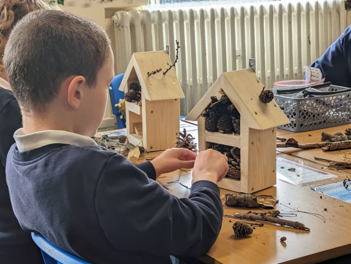 Alanbrooke school pupils make bug hotels with TPE (5)