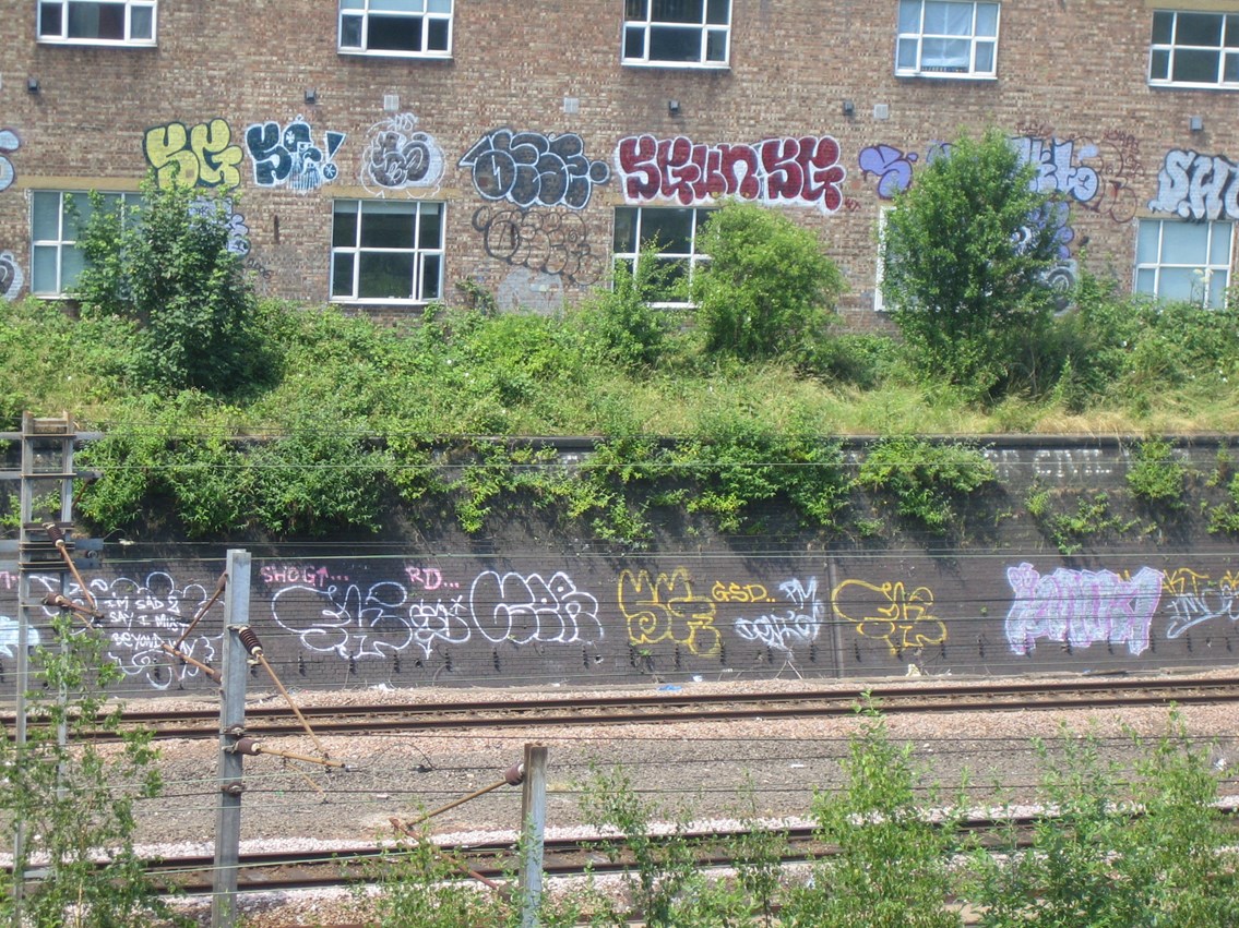 RAIL GRAFFITI SQUAD CLEAN UP FINSBURY PARK GOLDEN MILE: Finsbury Park Graffiti Before