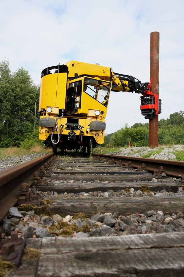 The piling rig gets to work on Netwok Rail's engineering train: The piling rig gets to work on the HOPS, electrification train.