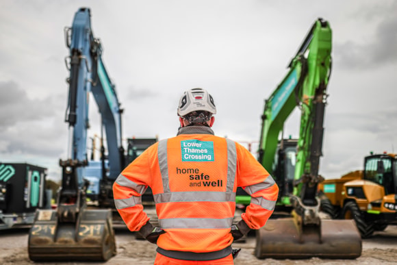 Lower Thames Crossing's zero emission 20t excavators-3
