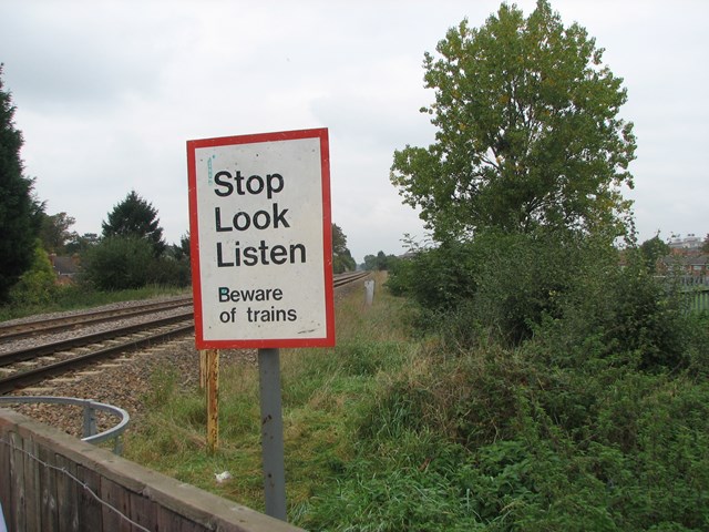 Brickfields footpath crossing: Brickfields footpath crossing