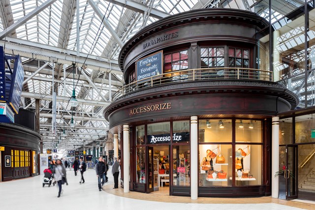Glasgow Central - Accessorize, Bonapartes