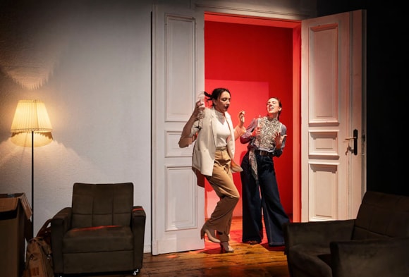 Memoria, juventud y Europa en el Goethe-Institut Madrid: PostalesDelEste Schaubuhne