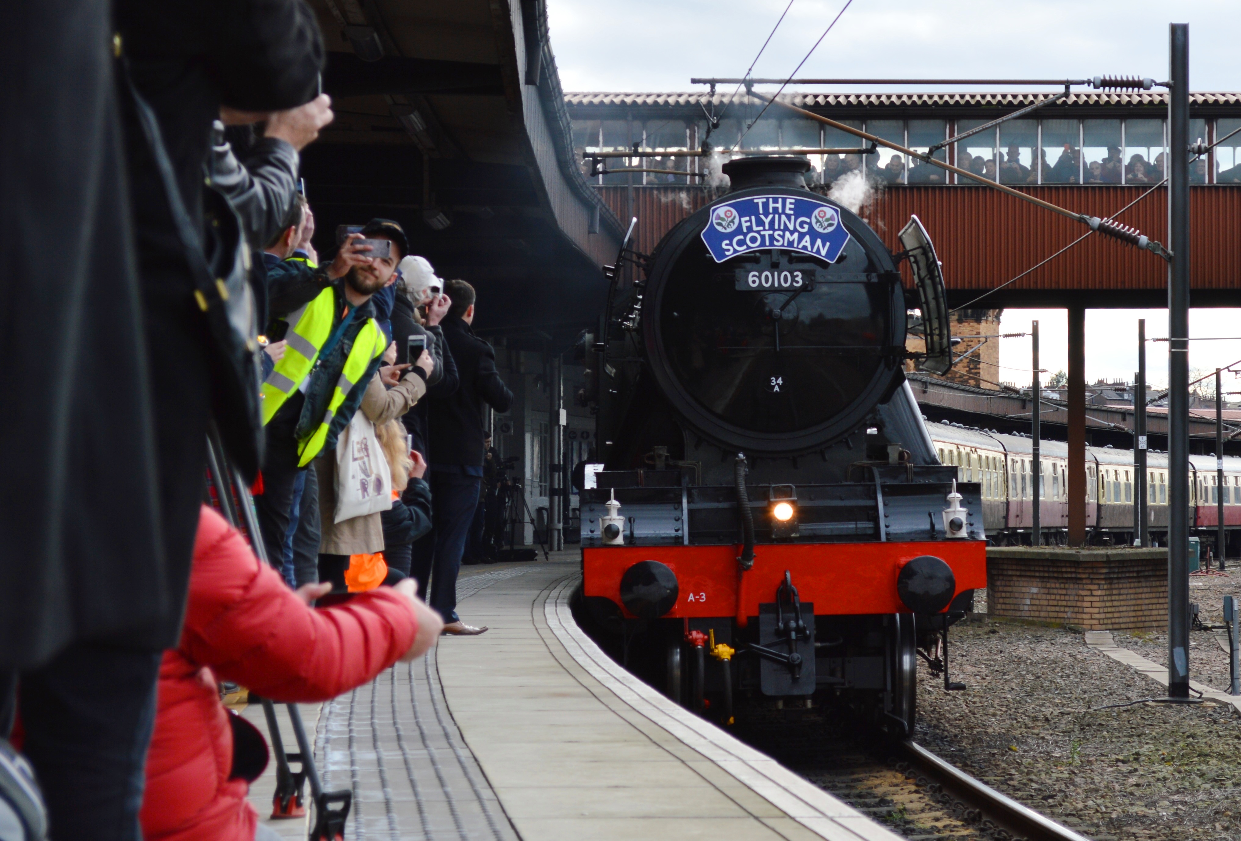 Flying Scotsman fans urged to stay safe during trips from London