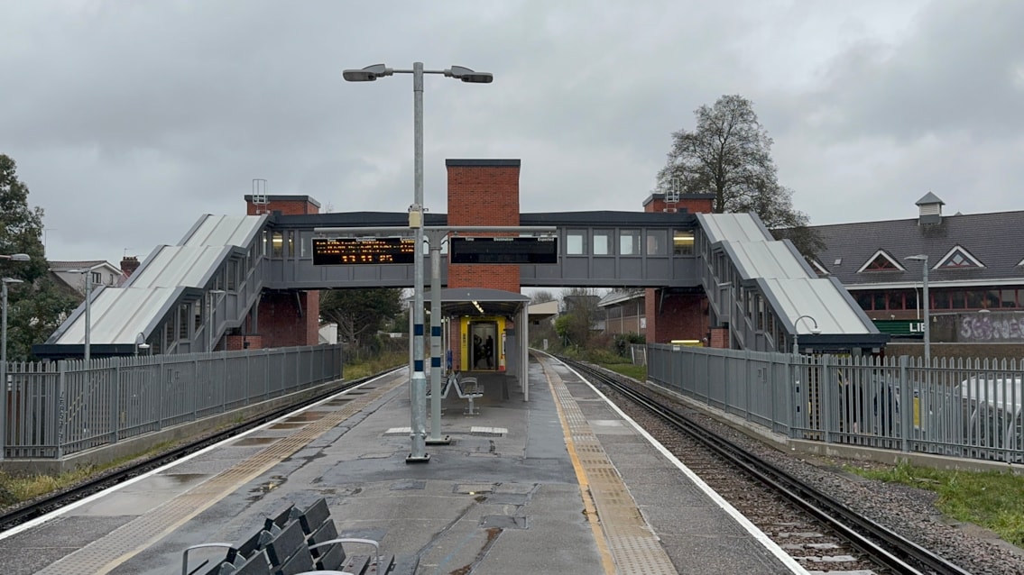 Motspur Park Station