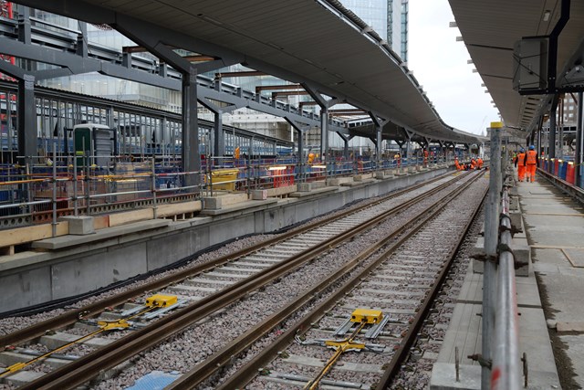 London Bridge new track, winter 2015: London Bridge new track, winter 2015 , awaiting its first trains. These will begin on January 4, 2016