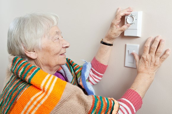 Measures to support vulnerable people through COVID-19: Customer adjusting heating
