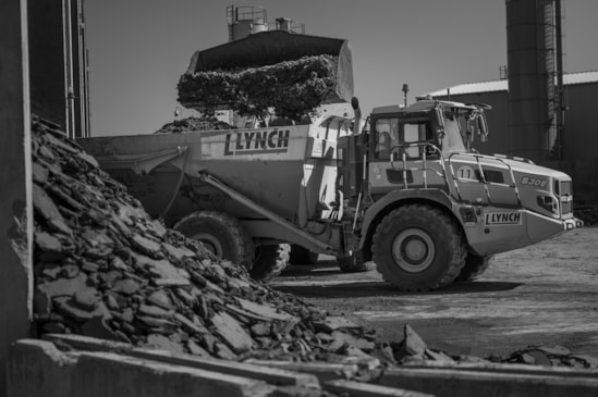 The excavated earth is all recycled and transported on specially built haul roads