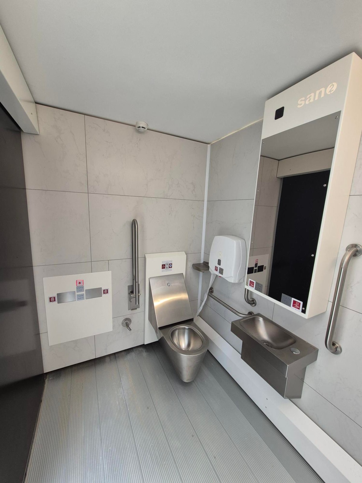 Holloway Road new automated public toilet