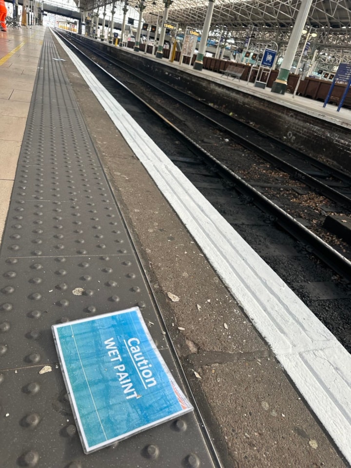 New white line on platform edge Manchester Piccadilly 2026