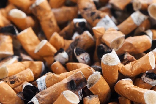 addict-addiction-ashtray-bad-46183