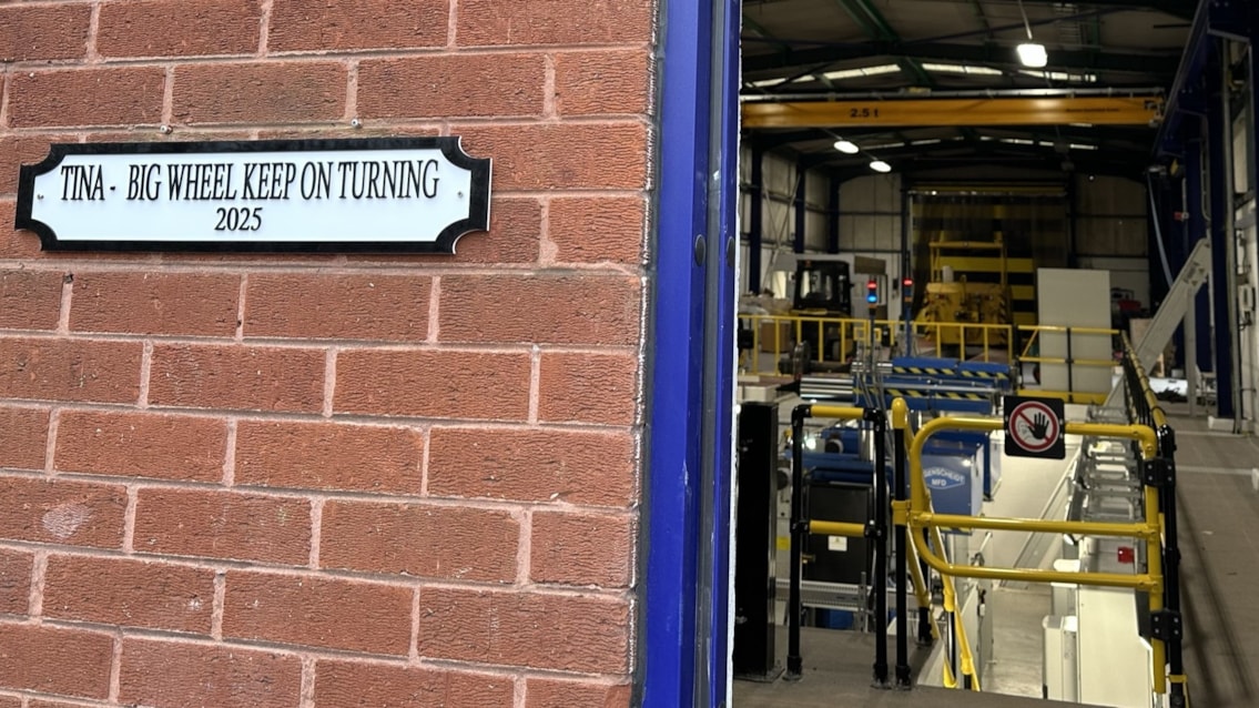 Entrance to wheel lathe