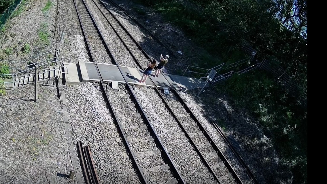 Network Rail issues level crossing safety reminder ahead of December timetable change: North and East Elland Brickyard Level Crossing