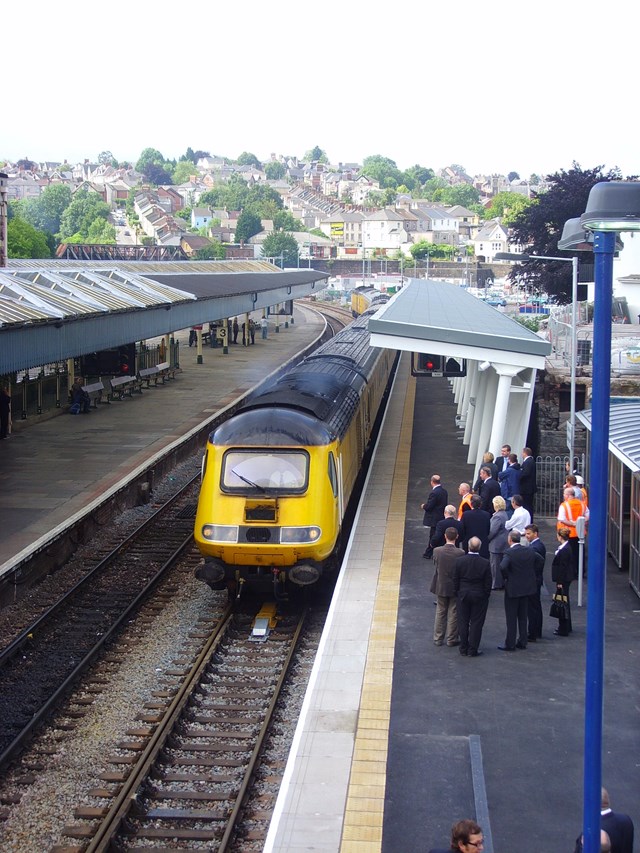 New Measurement Train arriving at Platform 4: NMT arriving into Platform 4 at Newport station