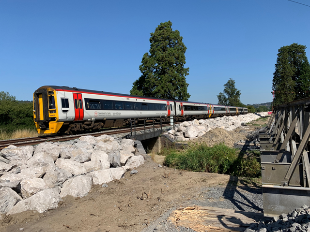 TfW train on Cambrian line 120822